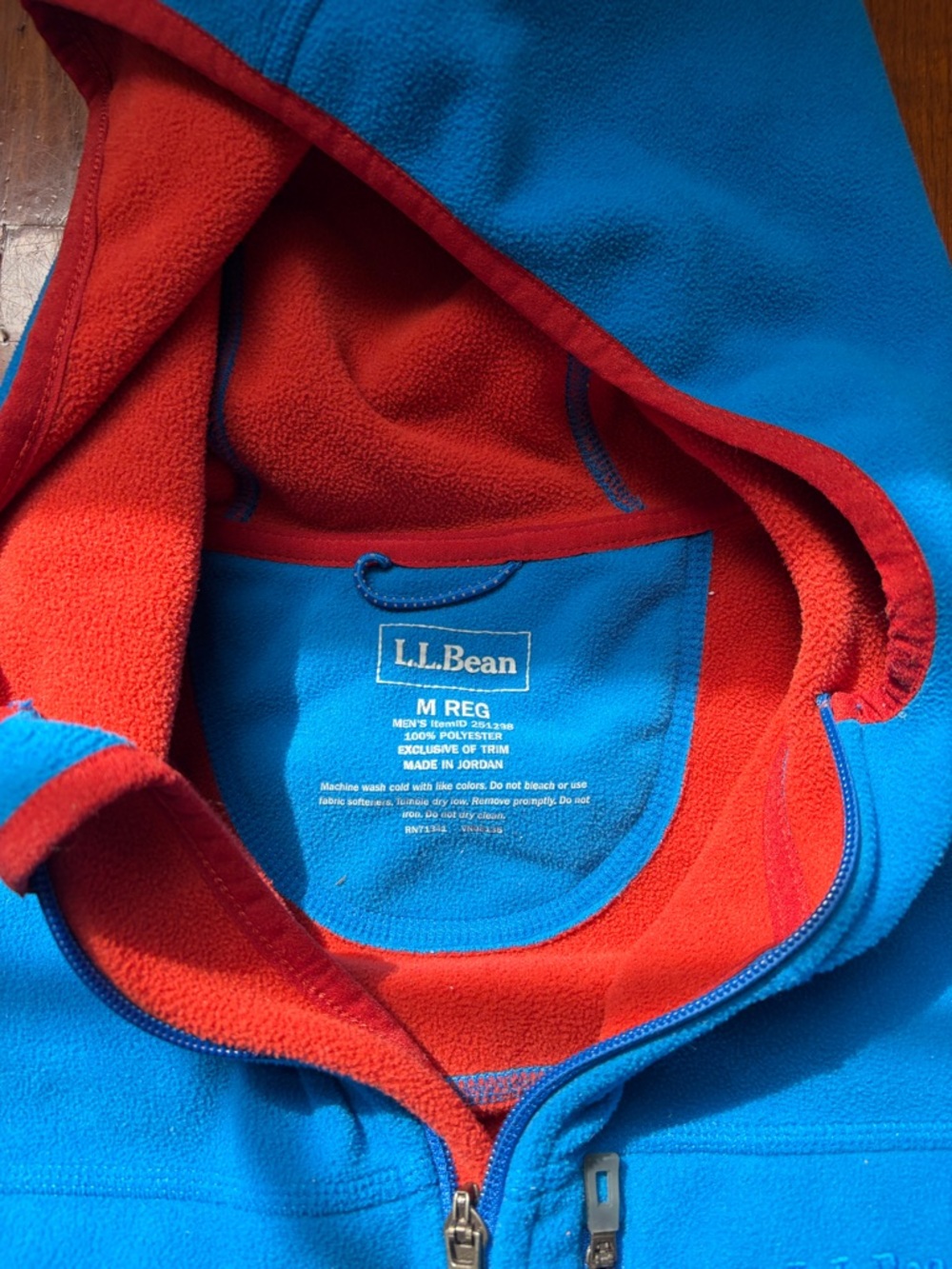 LL Bean Men’s Medium Bright Blue Hooded Fleece Jacket with Red Trim - Picture 3 of 4
